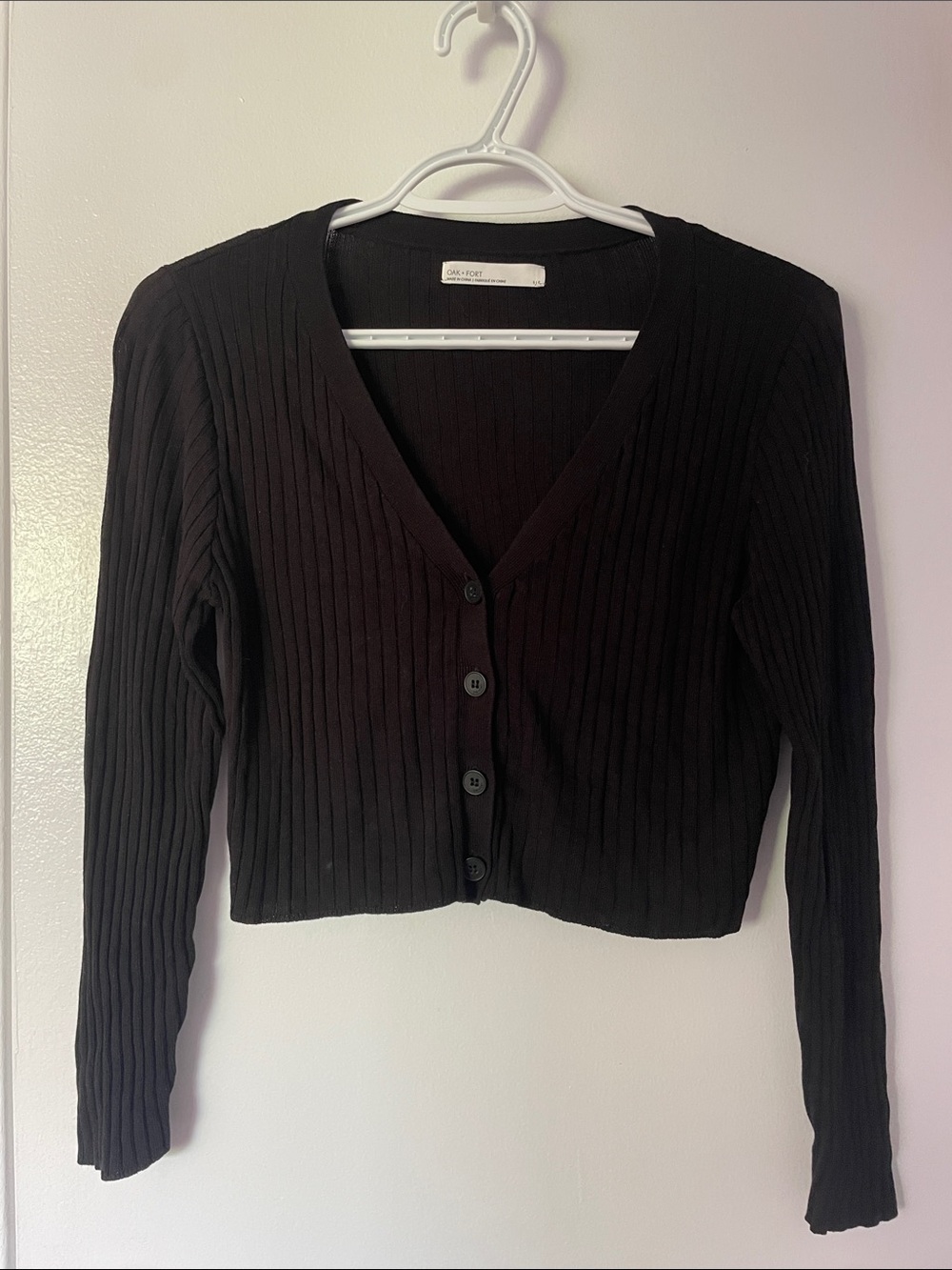 OAK + FORT Black Ribbed Button-Front Cropped Cardigan